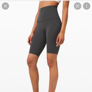 Lululemon align super high rise biker shorts ‘10, size 4 in black
